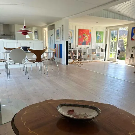 Lovely Bright Summer House Close To Hornbaek, * Hornbæk