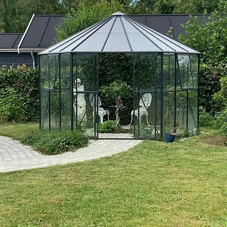 Hébergement de vacances Lovely Bright Summer House Close To Hornbaek, *