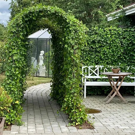 Hébergement de vacances Lovely Bright Summer House Close To Hornbaek, *